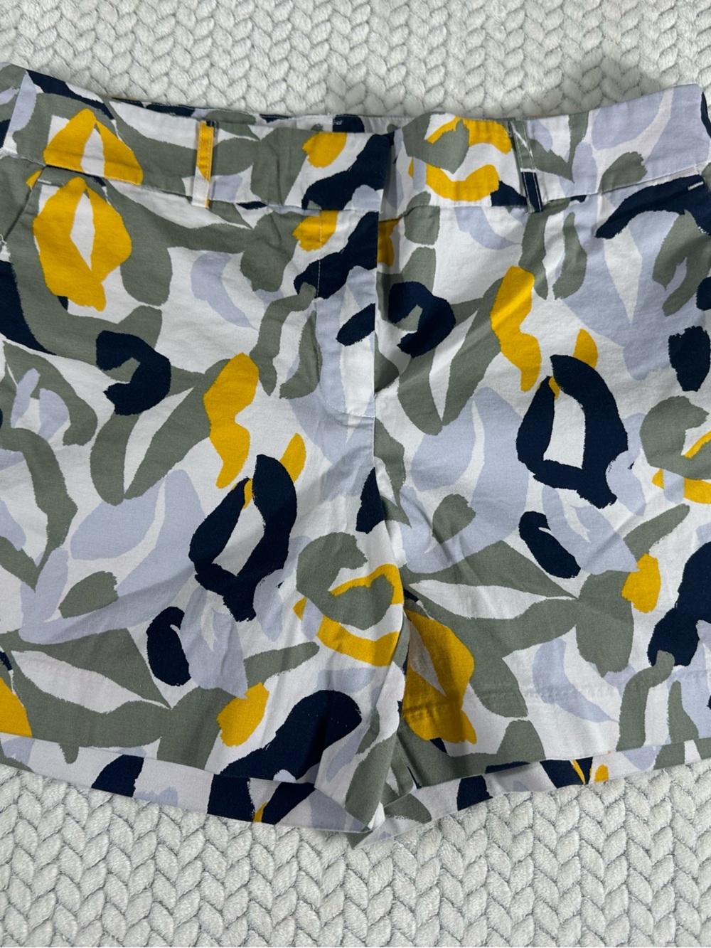 Ann Taylor Loft Abstract Print Chino Shorts with Pockets Size 12 Casual
